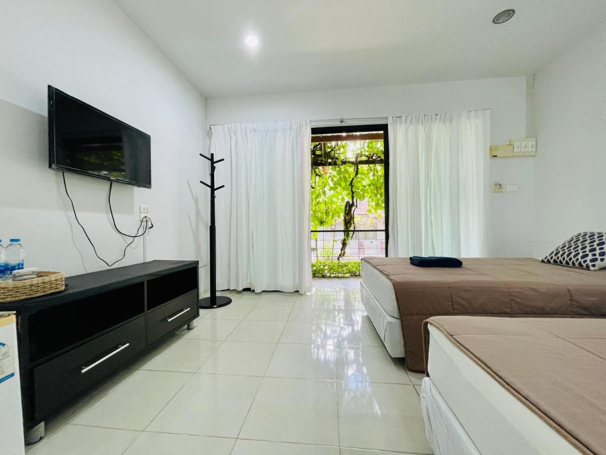 Wassana Sitdharma Guesthouse Trang Buitenkant foto