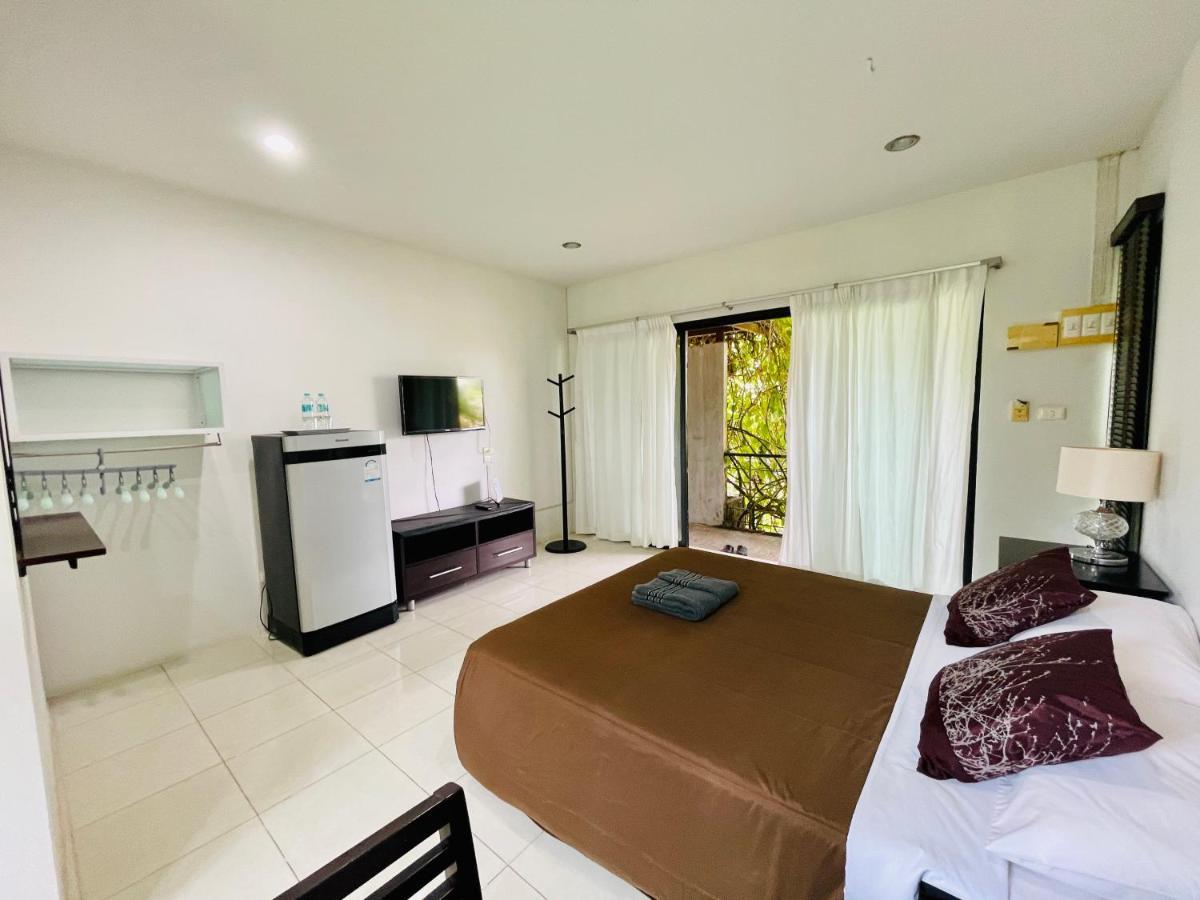 Wassana Sitdharma Guesthouse Trang Buitenkant foto