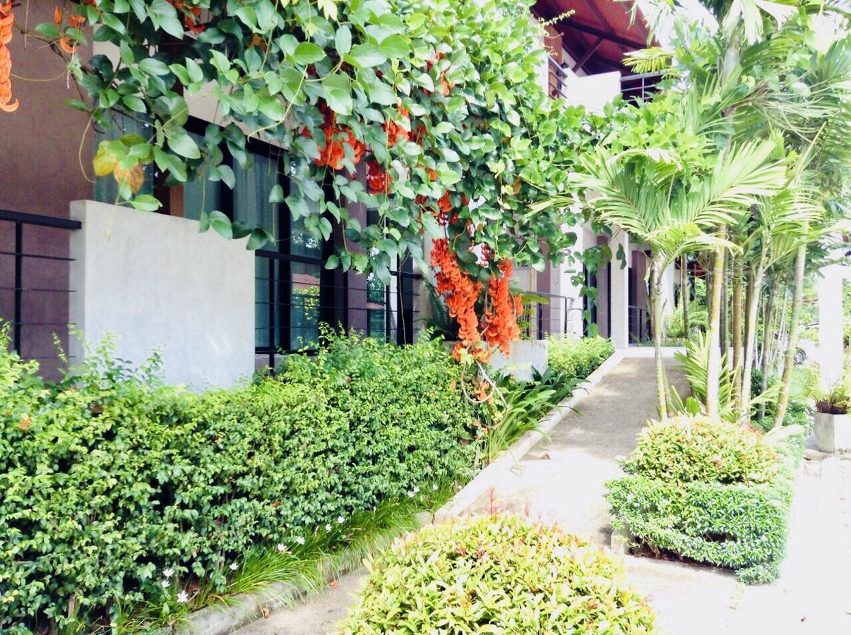 Wassana Sitdharma Guesthouse Trang Buitenkant foto