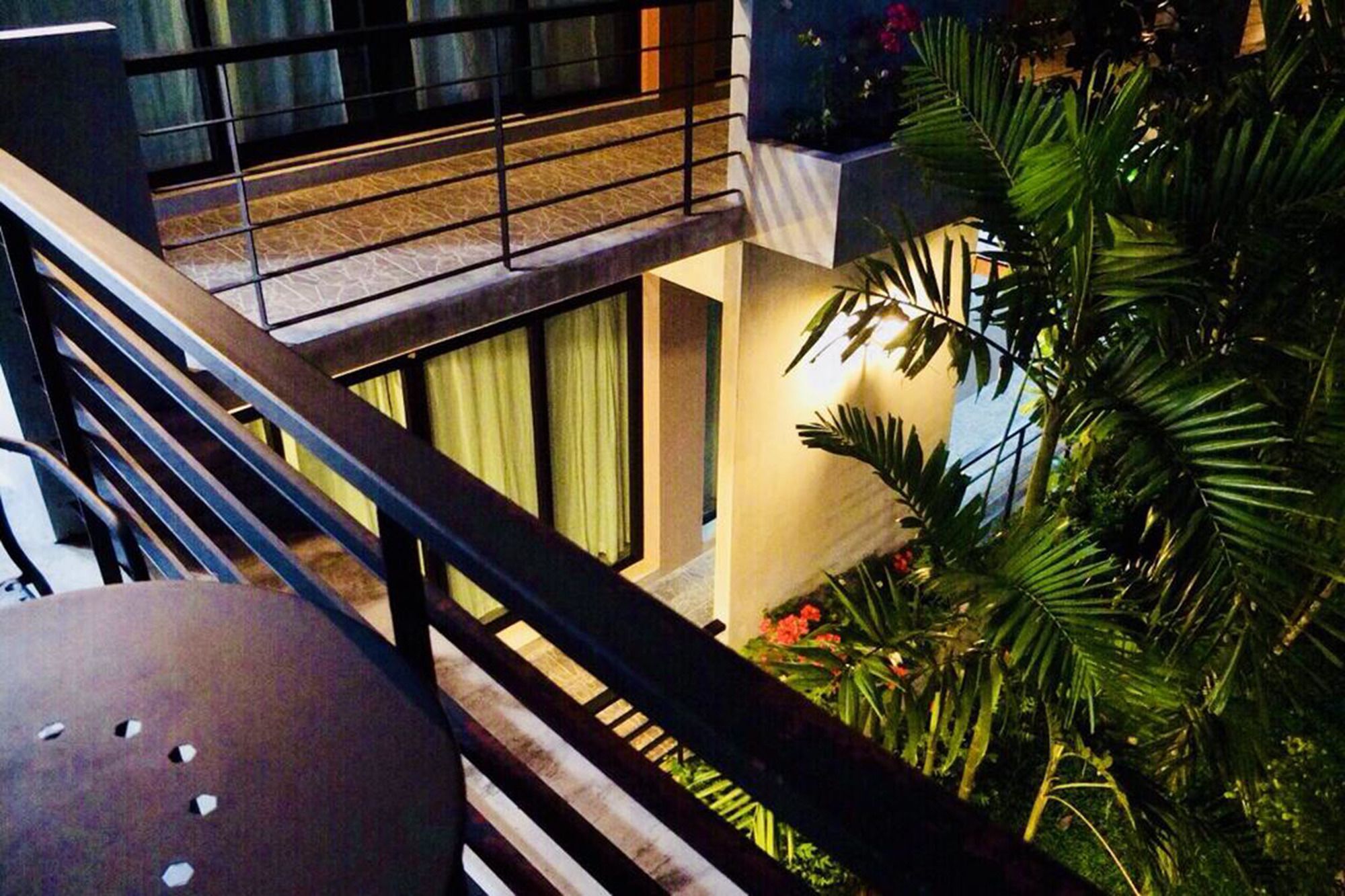 Wassana Sitdharma Guesthouse Trang Buitenkant foto