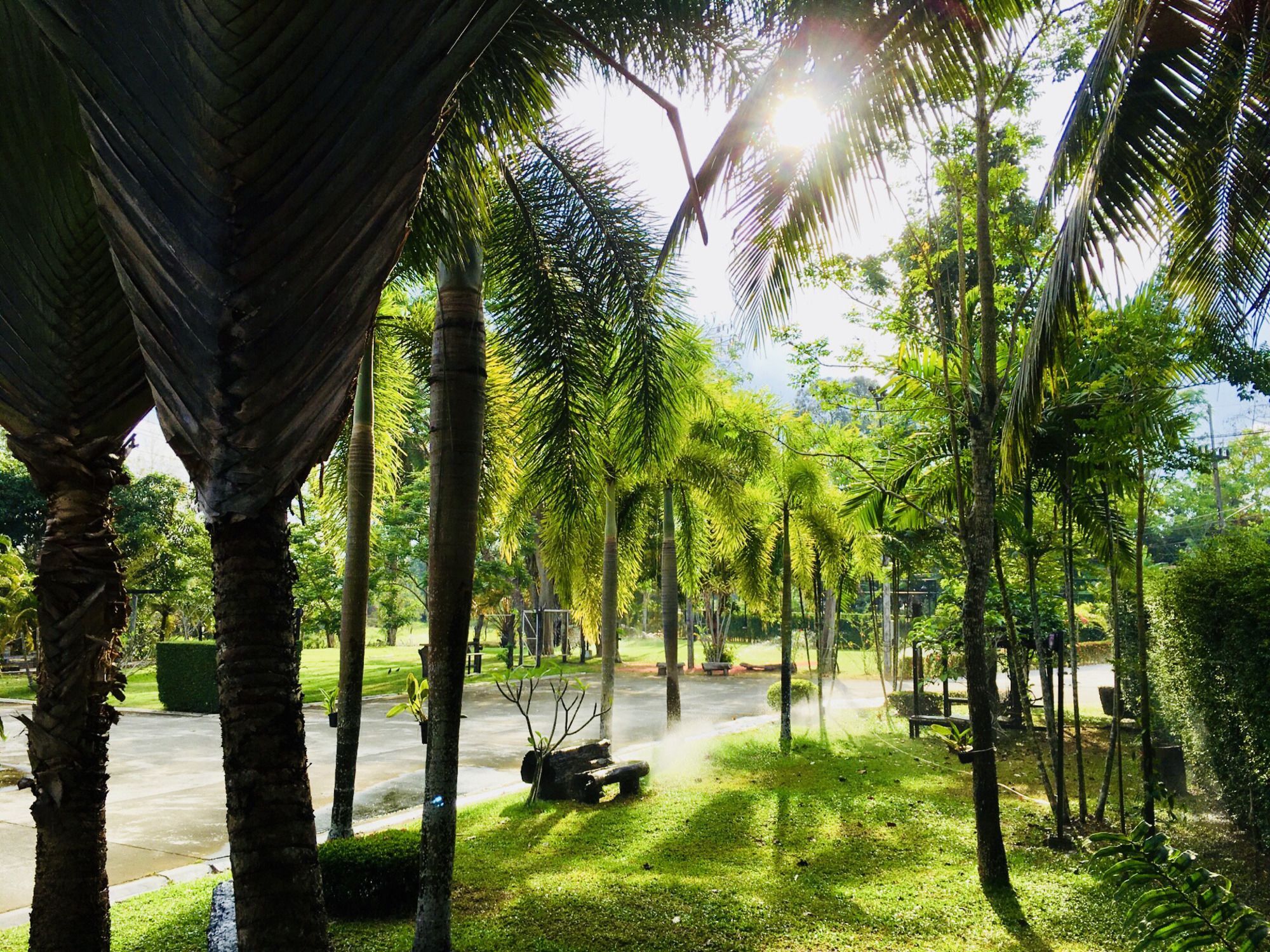 Wassana Sitdharma Guesthouse Trang Buitenkant foto